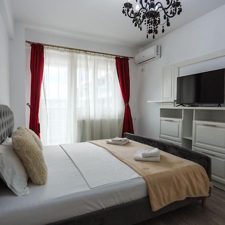 Q Apartament Near Palas Mall Jászvásár Kültér fotó